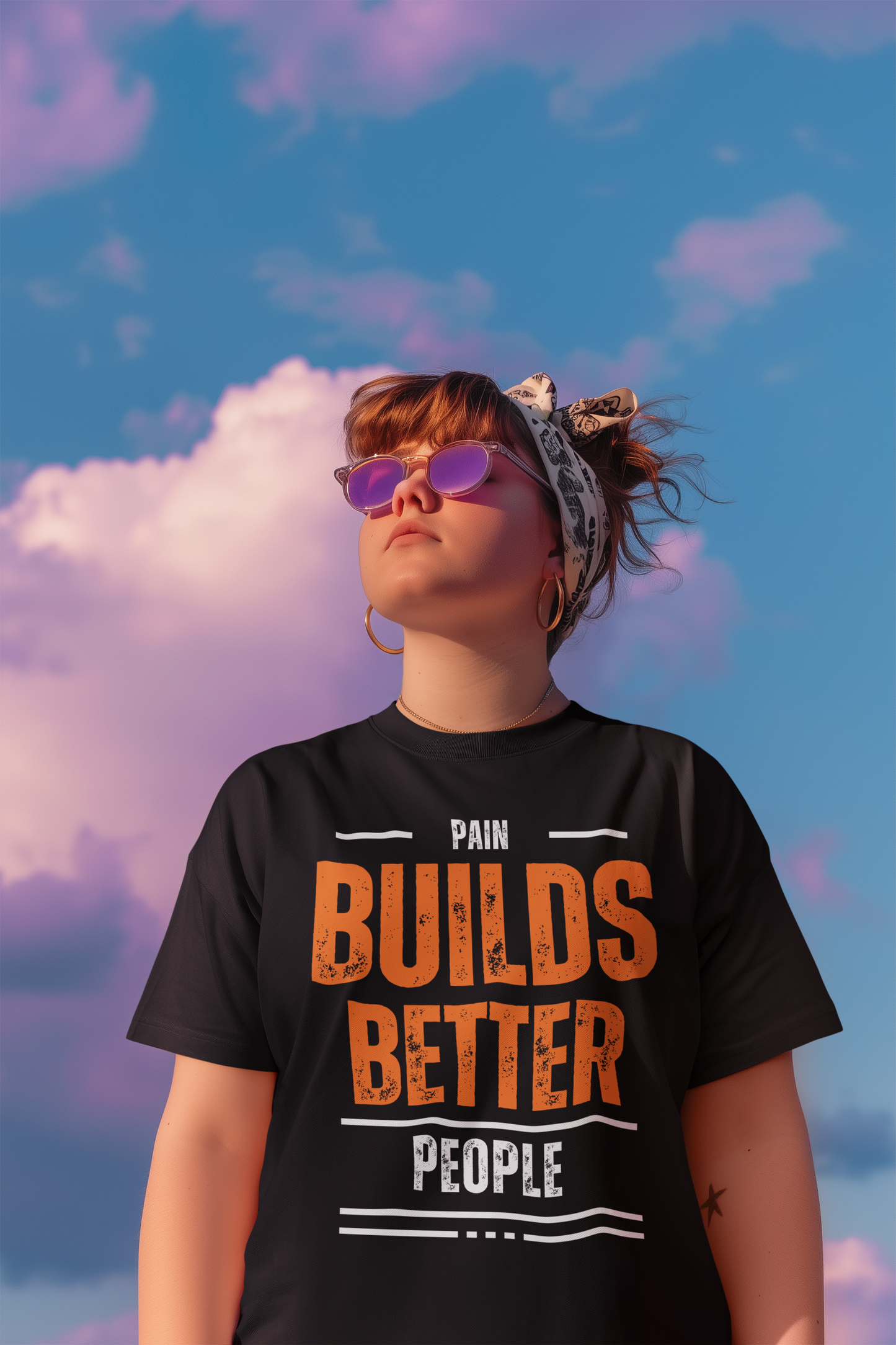 👚 Women’s T-Shirt „Pain Builds Better People“