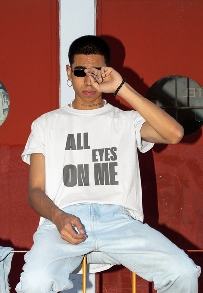 Casual Tee "All Eyes on Me"