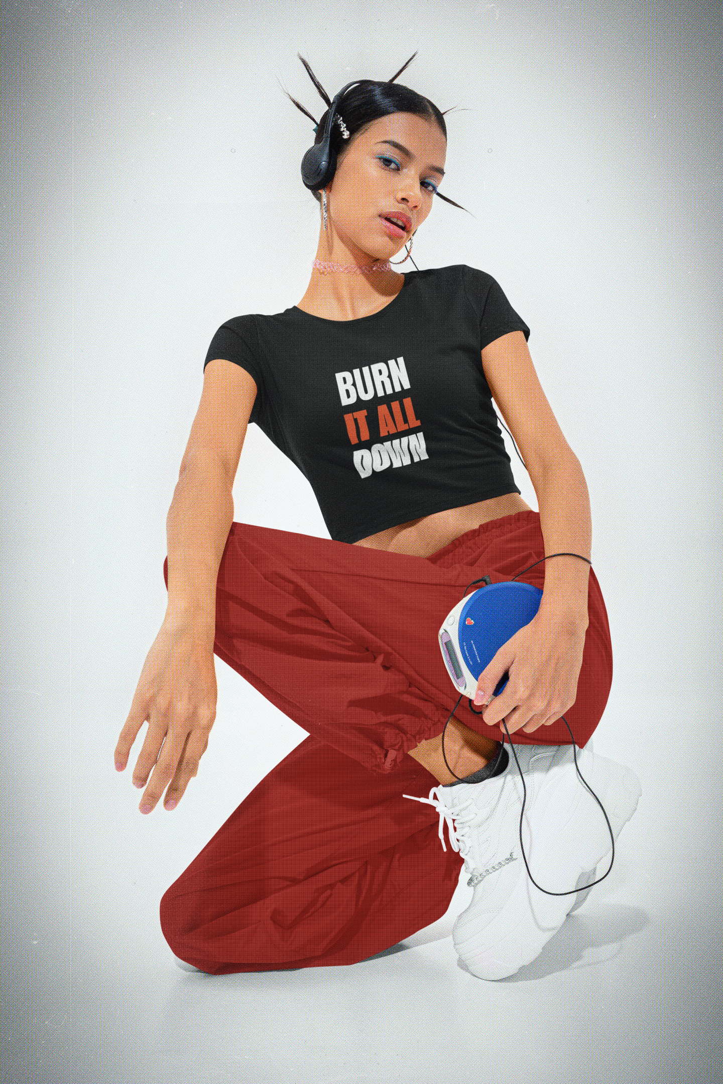👚 Women’s Crop Top „Burn It All Down“