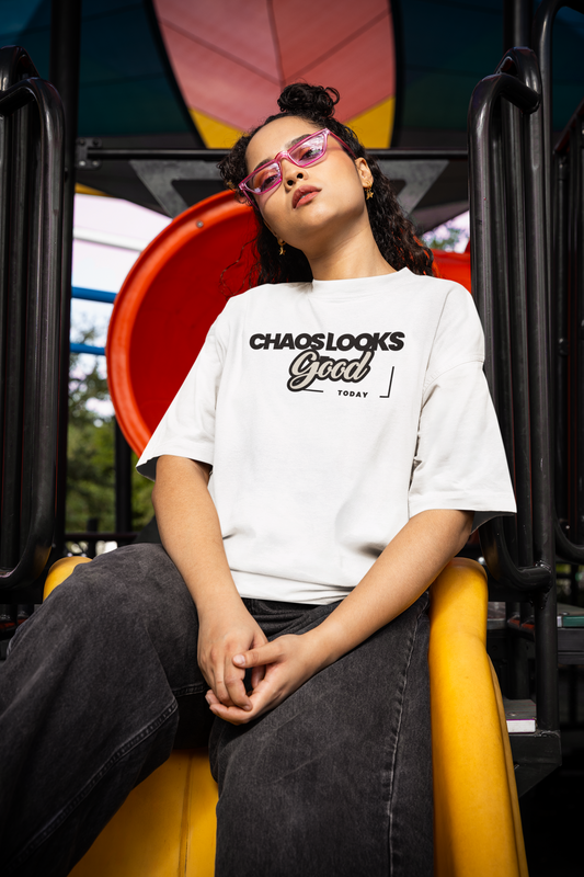 👕 Oversized Damen T-Shirt „Chaos looks good today“