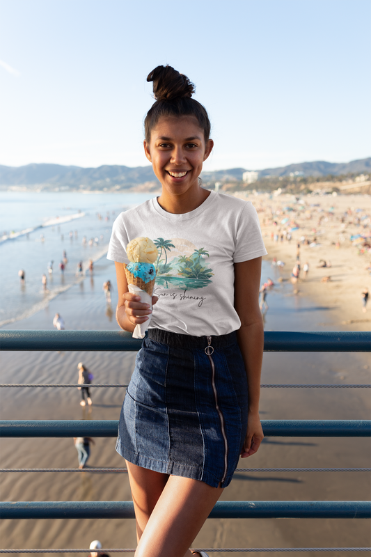👕 Women’s T-Shirt „Sun is Shining“